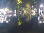 Banjir-Rob-menggenangi-ruas-jalan.jpg