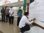 Bupati-Kendal-Dico-M-Ganinduto-didampingi-istri-dan-Forkopimda.jpg