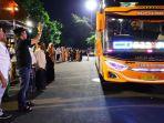 Bupati-Kudus-HM-Hartopo-memberangkatkan-jemaah-umrah-gratis.jpg