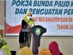Bupati-Tegal-Umi-Azizah-saat-memberikan-sambutan-pada-acara-Pengukuhan.jpg