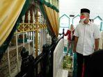 Ganjar-Pranowo-berziarah-ke-makam-ulama.jpg