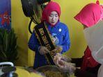 Inggit-Soraya-demo-masak-ikan.jpg