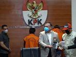 KPK-menunjukkan-barang-bukti-terkait-suap.jpg