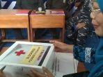 Kepala-Donkes-Cilacap-dr-Pramesti-Griana-Dewi-saat-mengecek-pos.jpg