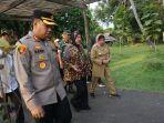 Mensos-Tri-Rismaharini-kunjungi-korban-pencabulan.jpg