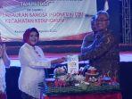 Paguyuban-ibu-ibu-Kedungwuni-saat-menggelar-pentas-seni-dan-memb.jpg