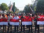 Pembagian-bendera-merah-putih.jpg