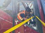 Pemeriksaan-bangkai-bus-pariwisata-yang-mengalami-kecelakaan-terjun.jpg