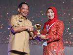 Pemkot-Tegal-raih-UHC-Award.jpg