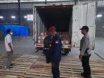 Personel-Polres-Tegal-amankan-distribusi-logistik.jpg