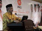 Presiden-PKS-Ahmad-Syaikhu-saat-menyampaikan-orasinya-dalam-ko.jpg
