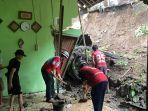 Rumah-terkena-longsoran-tebing-di-Ungaran.jpg