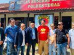 Sopir-bus-wisata-bebas.jpg