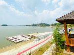 Suasana-di-area-bendungan-yang-ada-di-Objek-Wisata-Waduk-Cacaban.jpg