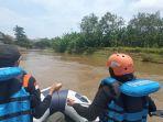Tim-SAR-gabungan-saat-melakukan-pencarian-korban-yang-terbaw.jpg