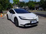 Toyota-All-New-Prius-PHEV.jpg