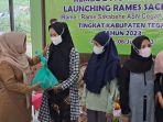 Umi-Azizah-beri-bantuan-telur.jpg