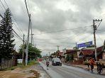 arus-lalu-lintas-di-jalan-raya-bojong-kabupaten-pekalongan-jawa-tengah.jpg