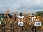 bupati-batang-wihaji-bersama-ketua-departemen-advokasi-dan-pemberdayaan.jpg