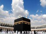 ilustrasi-umat-muslim-melaksanakan-ibadah-umrahhaji.jpg