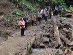 jembatan-darurat-lebakbarang-longsor-lebakbarang-pekalongan.jpg