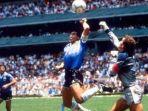kaus-maradona-gol-tangan-tuhan.jpg