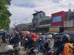 kemacetan-jalan-nasional-depan-Pasar-Banjaran-Kabupaten-Tegal.jpg