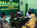pasangan-pengantin-melangsungkan-akad-nikah-di-kua-kecamatan-tegal-timur-kota-tegal.jpg