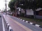 pengendara-melintas-di-depan-kantor-dprd-kabupaten-temanggung.jpg