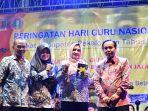 penghargaan-guru-berprestasi.jpg