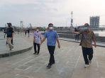 saat-meninjau-lokasi-spot-objek-wisata-air-Pantai-Pasir-Kencana.jpg
