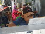 siswa-sd-daring-di-warung-siswa-sd-belajar-di-warung.jpg