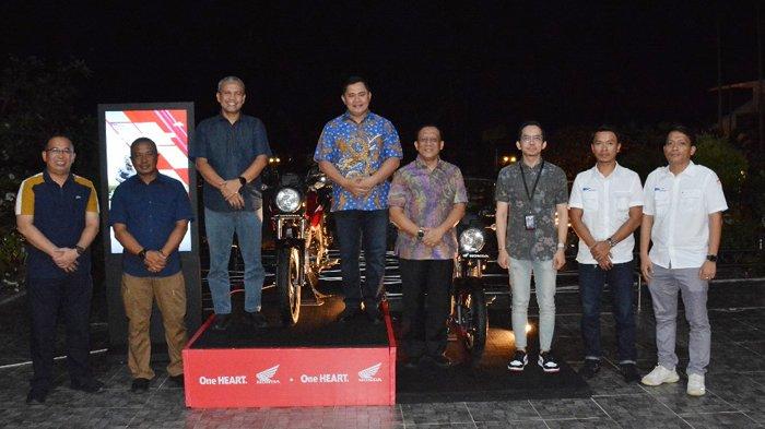 Astra International dan Astra Group Wilayah Papua Memberikan 10 Unit Motor untuk Baharkam Polri