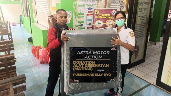 Sinergi Bagi Negeri, Astra Motor Papua Beri Bantuan Matras ke Pasien Sakit di Puskesmas Elly Uyo