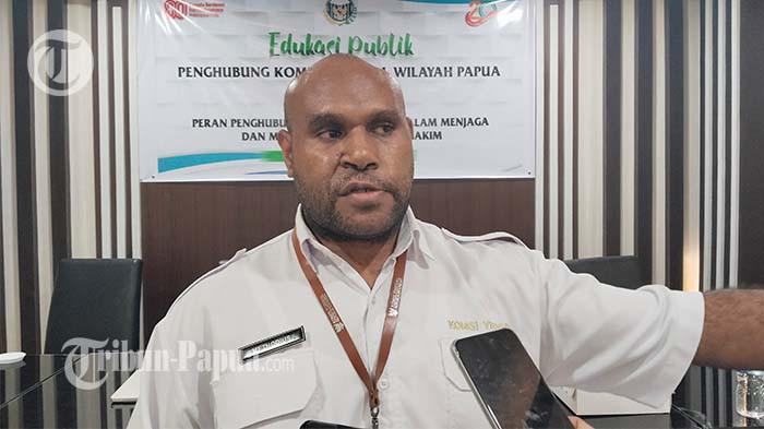 Koordinator Penghubung KY Wilayah Papua Methodius Kossay