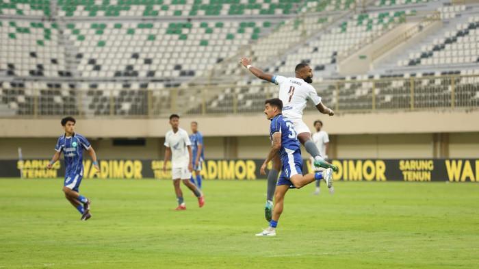 PSBS BIAK - Laga PSBS Biak vs PSM Makassar pada pekan ke-20 Super League 2025/2026 di Stadion Maguwoharjo, Kabupaten Sleman, Daerah Istimewa Yogyakarta, Minggu (8/2/2026).