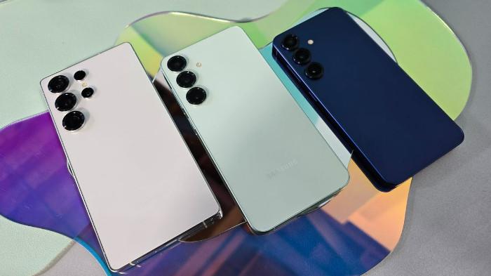 GALAXY S25 SERIES - Samsung resmi merilis ponsel flagship terbarunya, Galaxy S25 series pada Kamis (23/1/2025) dini hari waktu Indonesia. Ada tiga ponsel yang diperkenalkan yaitu Samsung Galaxy S25 reguler, Galaxy S25 Plus, dan Galaxy S25 Ultra.