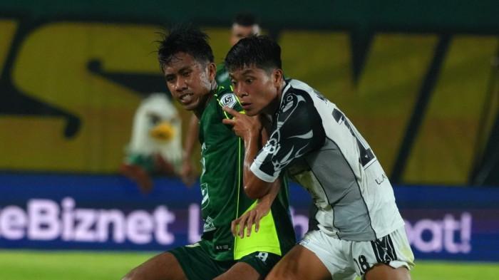 LIGA 2 - Persipura Jayapura imbang 0-0 melawan PSS Sleman.Persipura fokus untuk meraih poin penuh saat kembali ke Jayapura menjamu Persiku Kudus di Stadion Lukas Enembe pada Jumat, 7 November 2025. (Dok. Official Persipura)