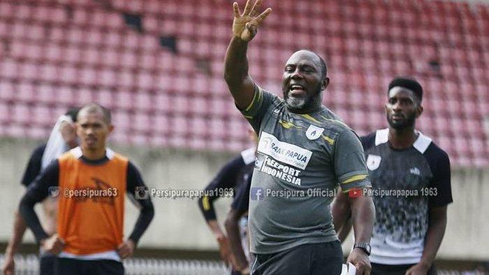 Desakan Copot Jacksen F Tiago dari Persipura Semakin Mengemuka