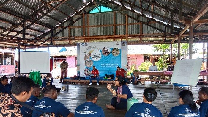 Ondofolo Merestui Panitia Kongres Masyarakat Adat Pakai Obhe untuk Sarasehan