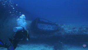 papua/Catalina-Wreck.jpg