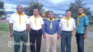 Direktur-Pathfinder-Sekolah-Daerah-Misi-Papua-Pdt-Steven-Rumbiak.jpg