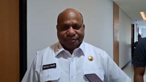 Gubernur-Papua-Matius-Fakhiri-mem.jpg