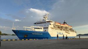 KM-Tatamailau-dari-Pelabuhan-Laut-Fakfak-Papua-Barat-Jumat-petang-2832025.jpg