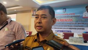 Kepala-Dinas-Koperasi-dan-UMKM-Kabupaten-Jayapura-Haryanto-s.jpg