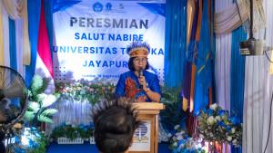 Kepala-Dinas-Pendidikan-Nabire-Dina-Pidjer-wq.jpg
