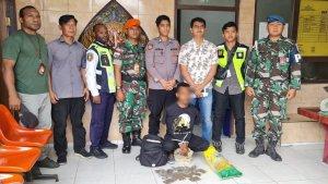 PENYELUNDUPAN-GANJA-Penyelundup-42-paket-ganja-in.jpg