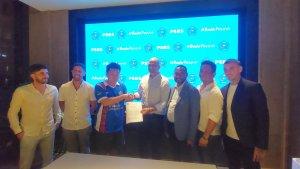 Pelatih-PSBS-Biak-Juan-Esnaider-secara-resmi-meneken-kontrakn.jpg