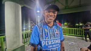 Pelatih-Persinab-Nabire-Elie-Aiboy.jpg