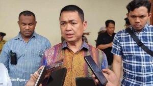 Penjabat-Pj-Bupati-Mimika-Valentinus-Sumito.jpg